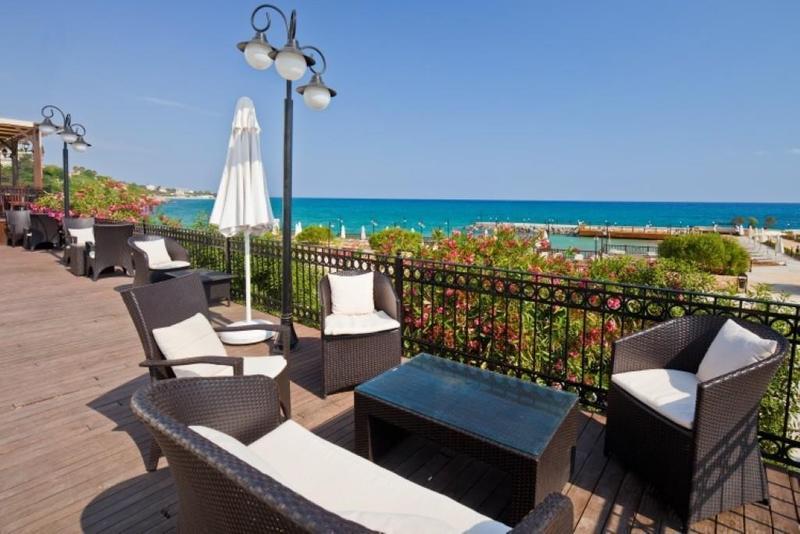 Ada Beach Hotel Karavas  Exteriér fotografie